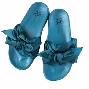 Lust for Life Women’s Slides Slip-on Size: 8